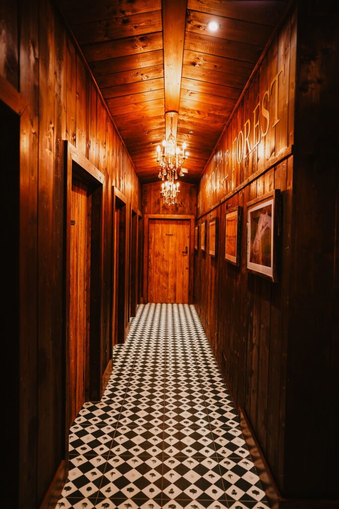 Image 4 – The Toilets